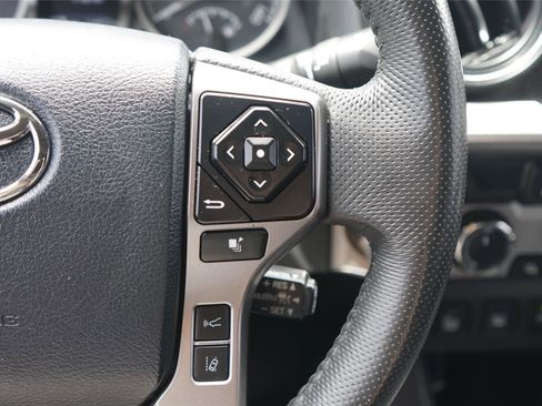Used 2018 Toyota Tacoma Limited AWD/4WD image 17