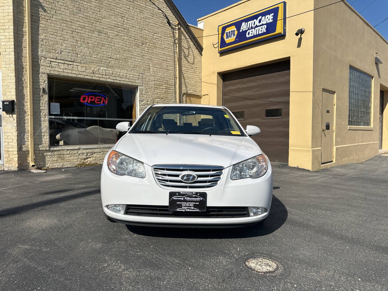 Used 2010 Hyundai Elantra GLS FWD image 6