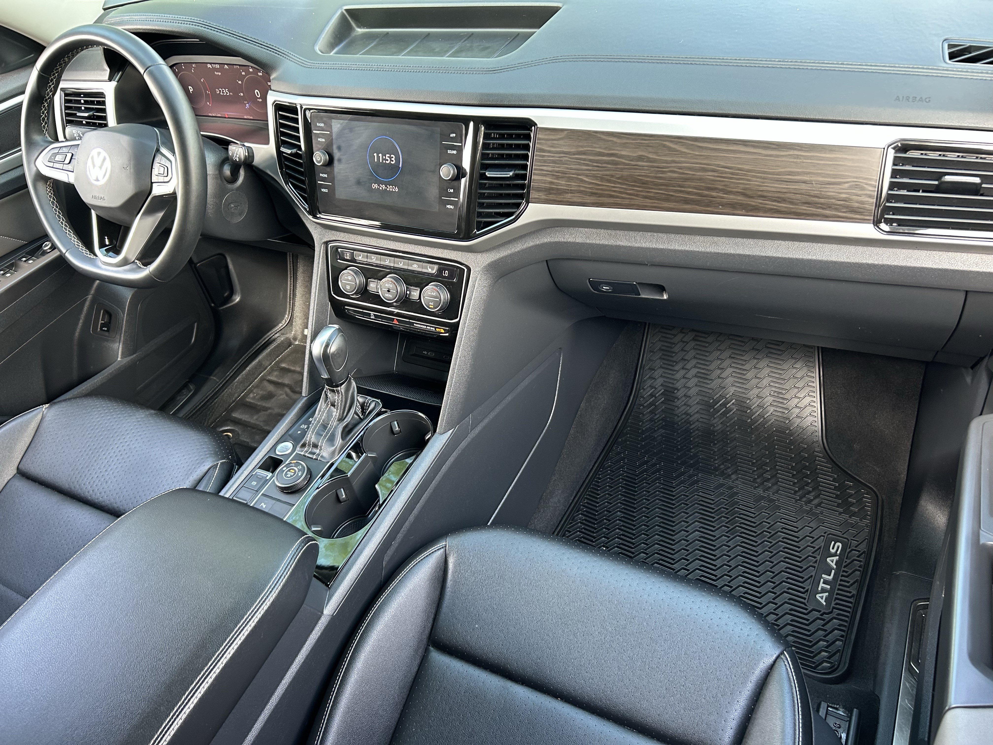 Used 2023 Volkswagen Atlas SE w/ Panoramic Sunroof Package AWD/4WD image 10
