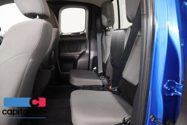 Certified 2018 Toyota Tacoma SR5 AWD/4WD image 31