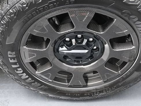 Used 2026 GMC Hummer EV 4x4 Crew Cab w/ Carbon Fiber Edition Package image 30