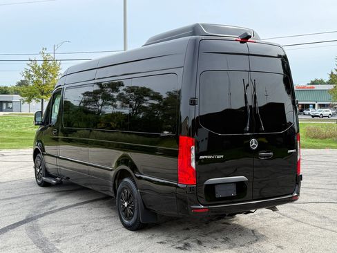 Used 2024 Mercedes-Benz Sprinter 2500 image 6