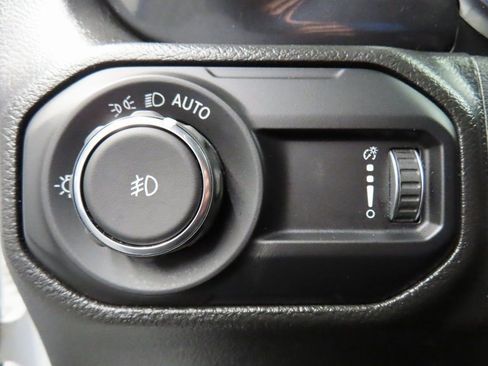 Used 2023 Jeep Wrangler Unlimited Sahara image 46