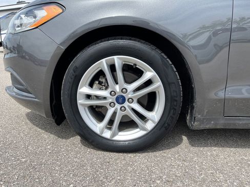 Used 2018 Ford Fusion SE FWD image 25