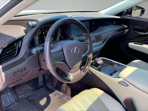 Used 2020 Lexus LS 500 w/ Interior Upgrade Package RWD image 14