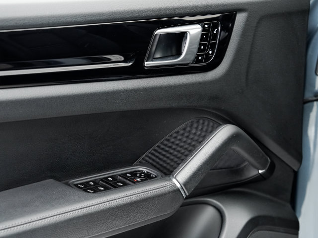 Certified 2019 Porsche Cayenne AWD/4WD image 8