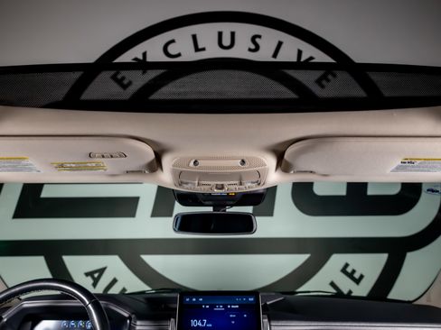 Used 2023 Ford Expedition Limited image 9