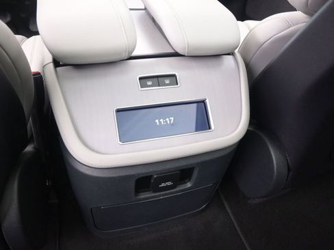 Used 2025 Lincoln Navigator Reserve AWD/4WD image 15