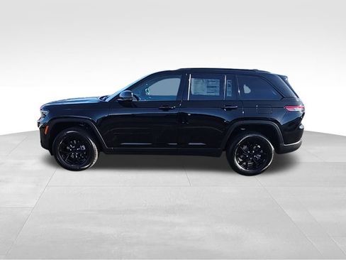 New 2025 Jeep Grand Cherokee Altitude image 15