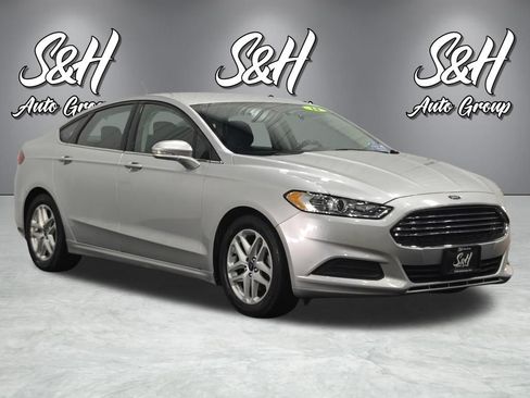 Used 2014 Ford Fusion SE FWD image 2