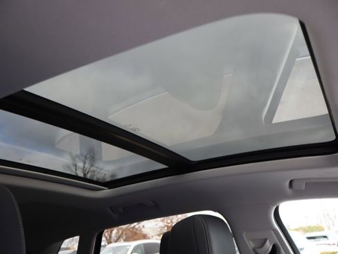 Used 2019 Audi e-tron Premium Plus w/ Cold Weather Package image 15