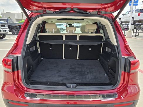 Used 2022 Mercedes-Benz GLB 250 w/ Premium Package Lite image 12