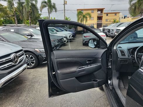 Used 2017 Mitsubishi Outlander Sport ES image 22