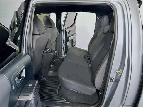 Used 2016 Toyota Tacoma TRD Sport image 28