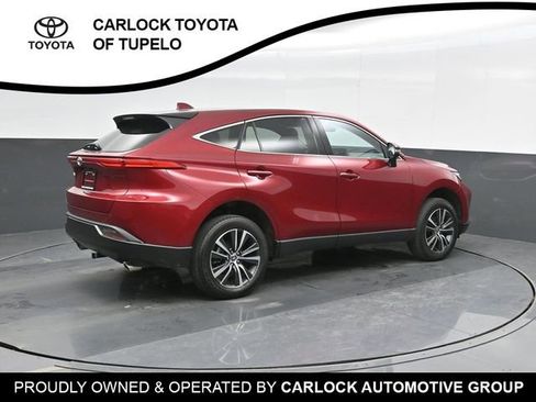 Used 2023 Toyota Venza LE image 3