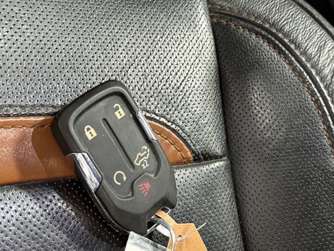 Used 2023 GMC Sierra 2500 AT4 w/ AT4 Preferred Package image 30