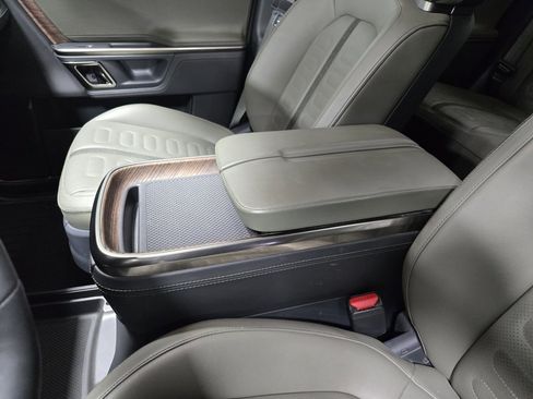 Used 2022 Rivian R1T Adventure image 28