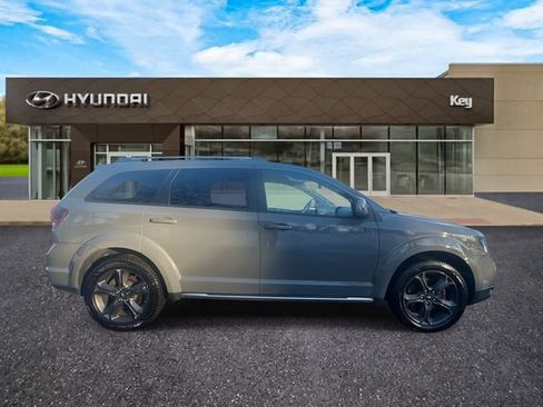 Used 2019 Dodge Journey Crossroad image 4