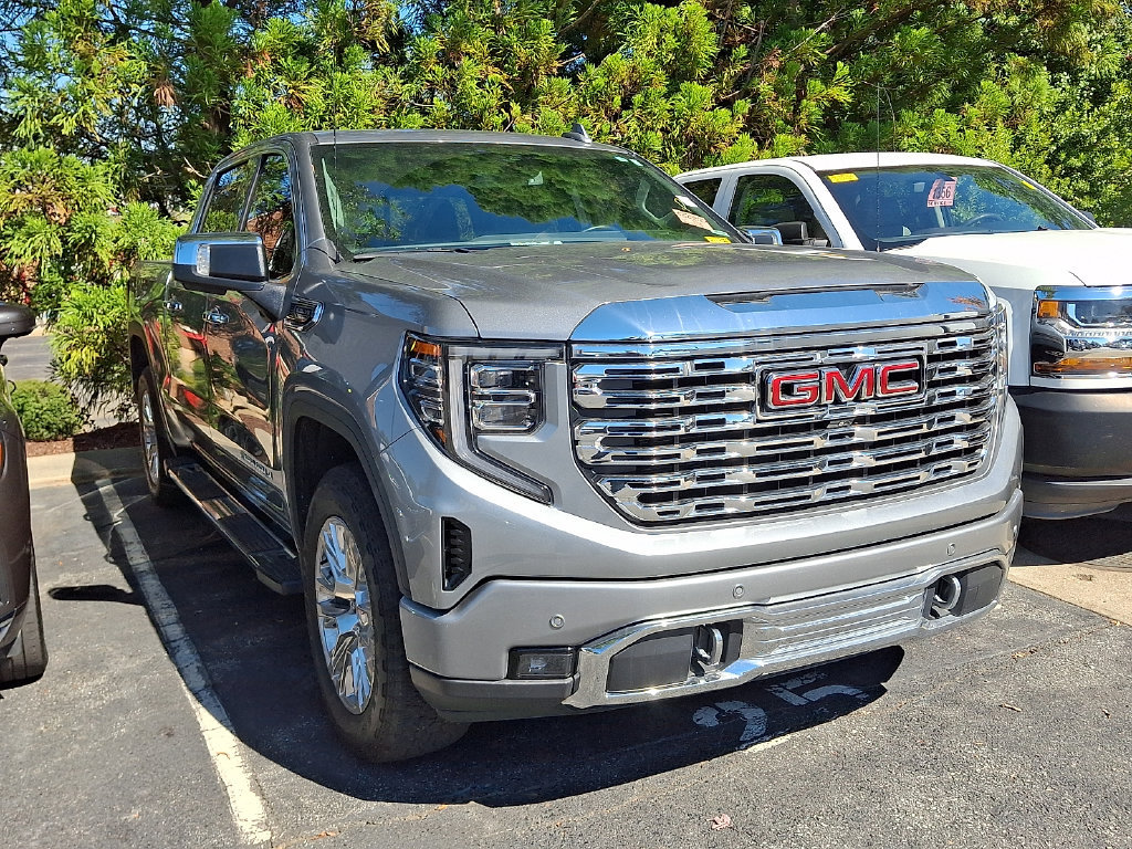 Used 2023 GMC Sierra 1500 Denali AWD/4WD image 2