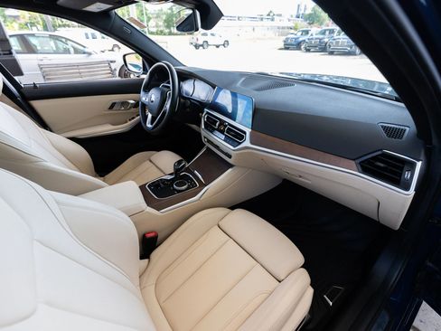 Used 2021 BMW 330i xDrive Sedan w/ Convenience Package image 21