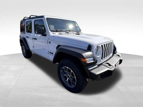 Used 2024 Jeep Wrangler Unlimited Sport AWD/4WD image 11