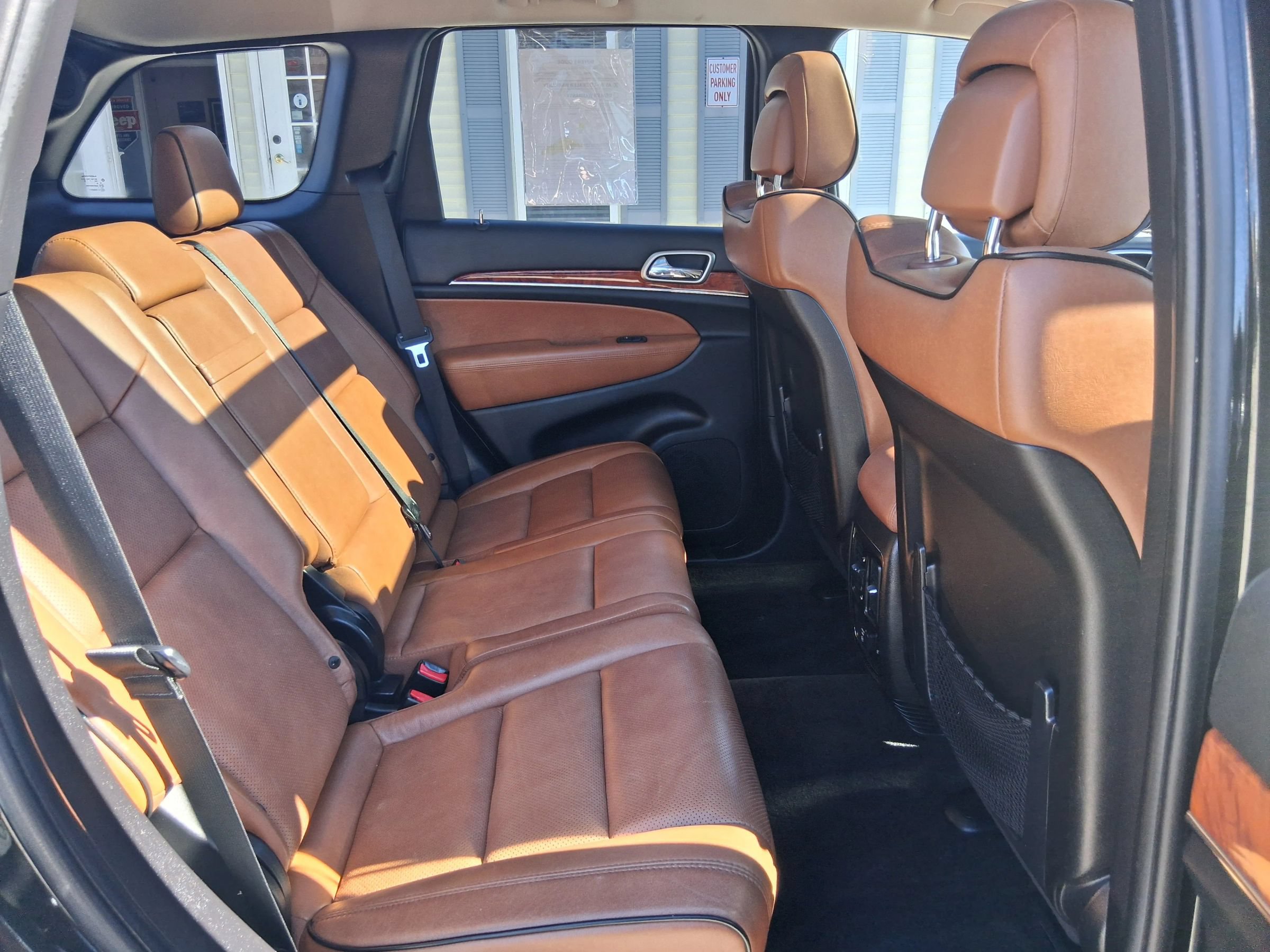 Used 2011 Jeep Grand Cherokee Overland AWD/4WD image 25
