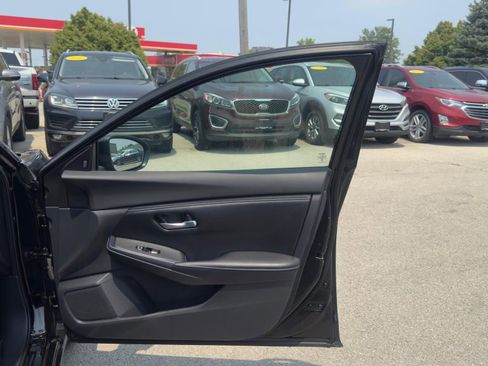 Used 2022 Nissan Sentra SV image 27