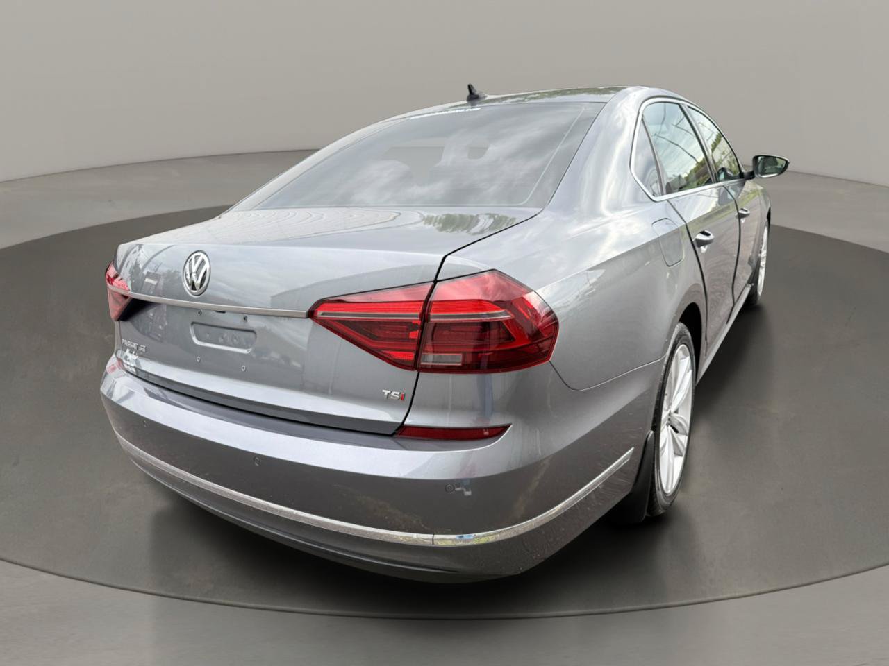 Used 2018 Volkswagen Passat 2.0T SE FWD image 8