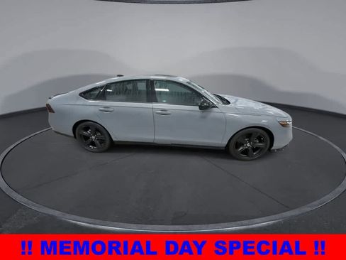 Used 2023 Honda Accord Sport image 9