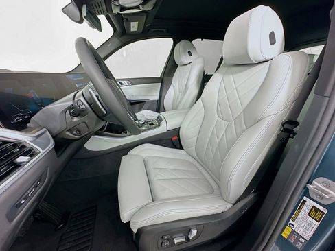 Used 2025 BMW X5 xDrive50e w/ Executive Package image 21
