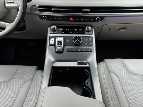 Used 2024 Hyundai Palisade Calligraphy image 19