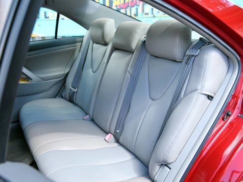 Used 2007 Toyota Camry XLE FWD image 15