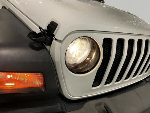 Used 2020 Jeep Wrangler Unlimited Sport AWD/4WD image 31