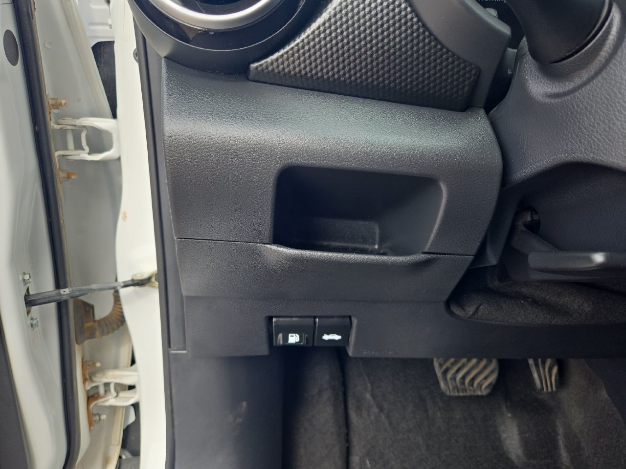 Certified 2024 Nissan Kicks SV FWD image 24