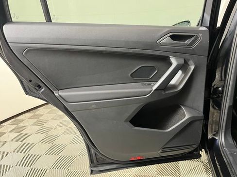 Used 2019 Volkswagen Tiguan SE w/ Panoramic Sunroof Package image 20