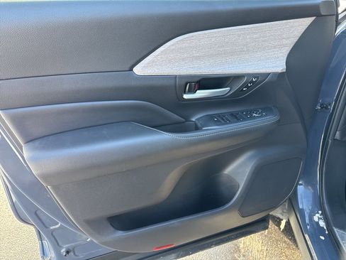 Used 2024 Toyota Grand Highlander Limited image 15