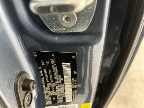 Used 2017 Toyota Sienna Limited Premium image 29