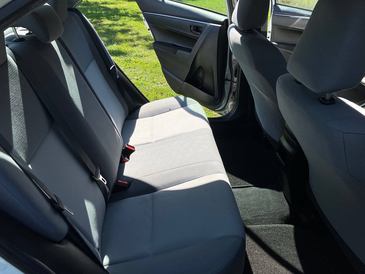 Used 2016 Toyota Corolla L FWD image 6