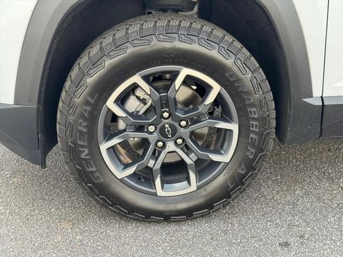 Used 2026 Chevrolet Equinox ACTIV w/ Safety and Technology Package FWD image 9