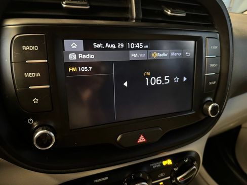 Used 2022 Kia Soul LX w/ Technology Package FWD image 13