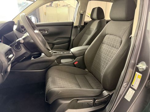 Used 2023 Honda HR-V LX image 5