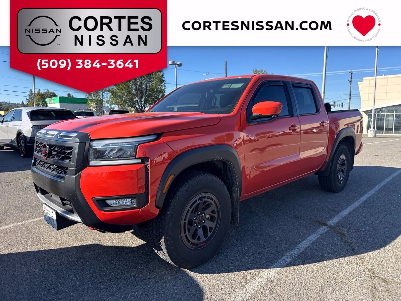 Used 2025 Nissan Frontier PRO-4X w/ Pro Convenience Package AWD/4WD image 1