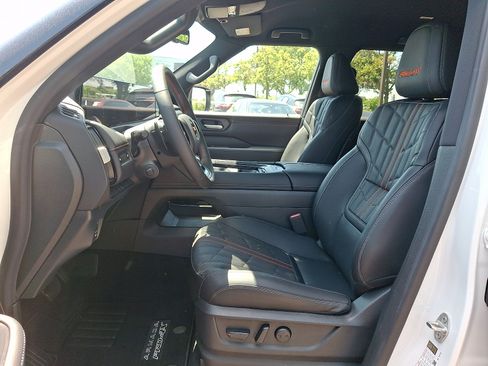 Used 2026 Nissan Armada PRO-4X w/ Captain's Chari Seat Package AWD/4WD image 15