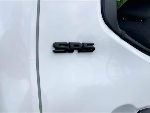 Used 2025 Toyota Tacoma SR5 image 9