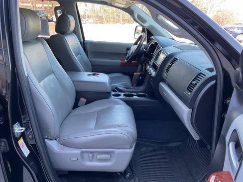 Used 2018 Toyota Sequoia Platinum image 59