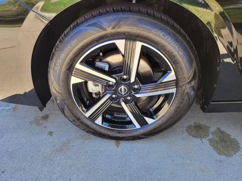 Used 2024 Nissan Sentra SV image 18