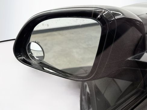 Used 2023 Chevrolet Bolt EUV Premier FWD image 16