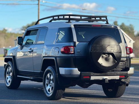 Used 2010 Toyota FJ Cruiser 4WD image 9