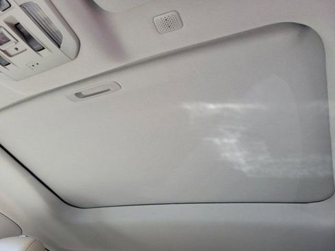 Used 2020 Toyota Highlander Limited image 26