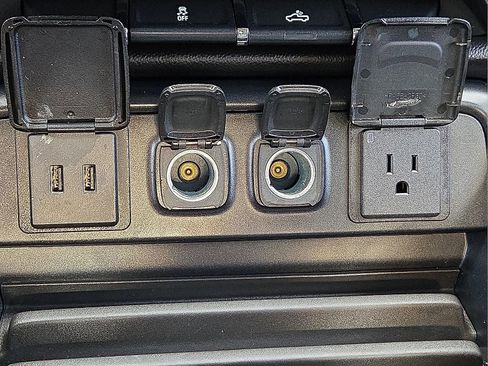 Used 2016 Chevrolet Silverado 1500 LT w/ LT Convenience Package image 18